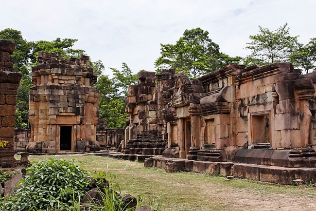 27-Prasat Ta Muen Thom-013